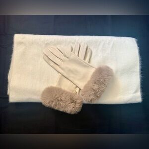NWOT Anne Klein Scarf & Gloves Set w/Goldtone AK Emblems